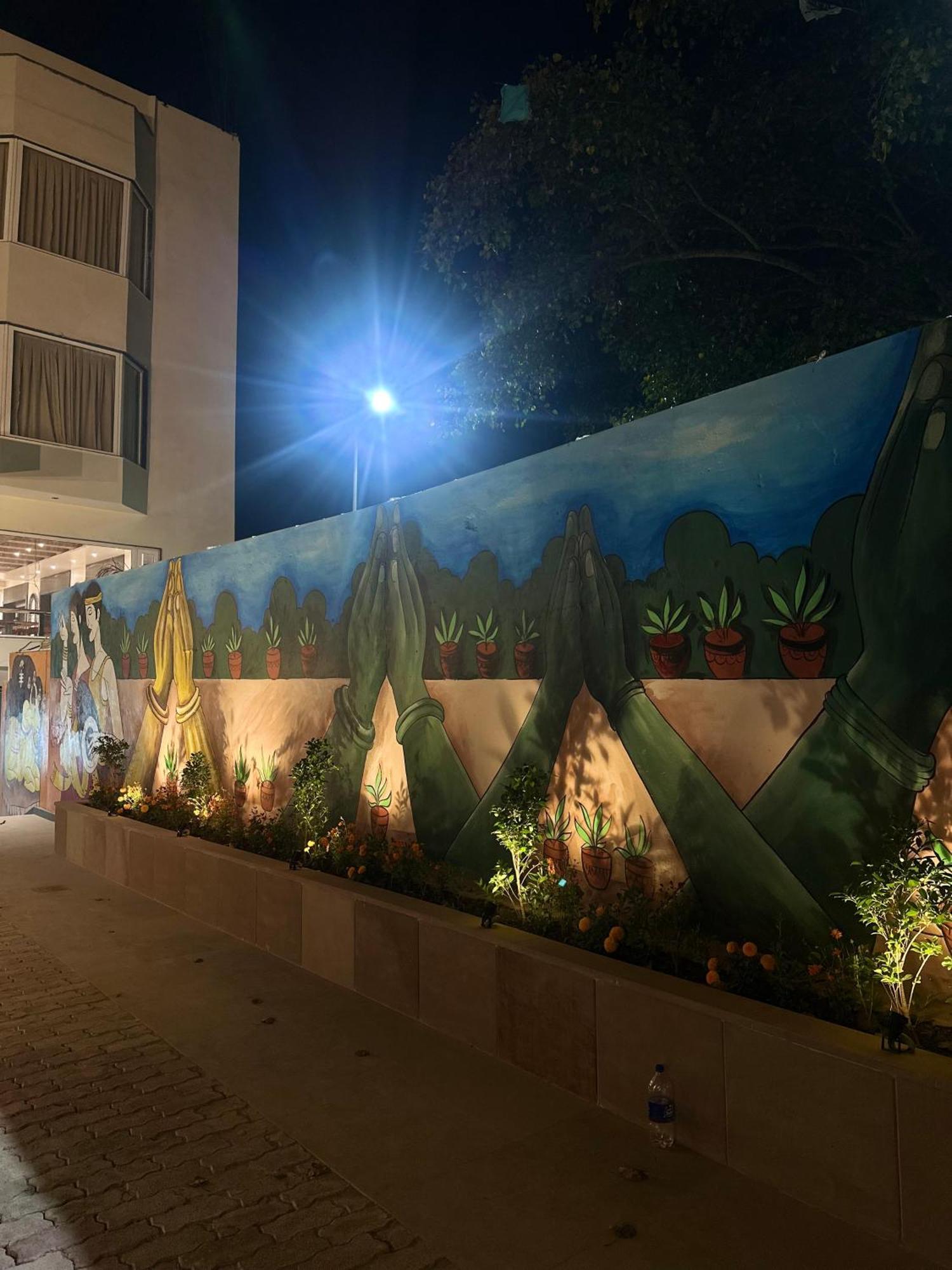 Hotel Sainik Grand พาราณสี ภายนอก รูปภาพ